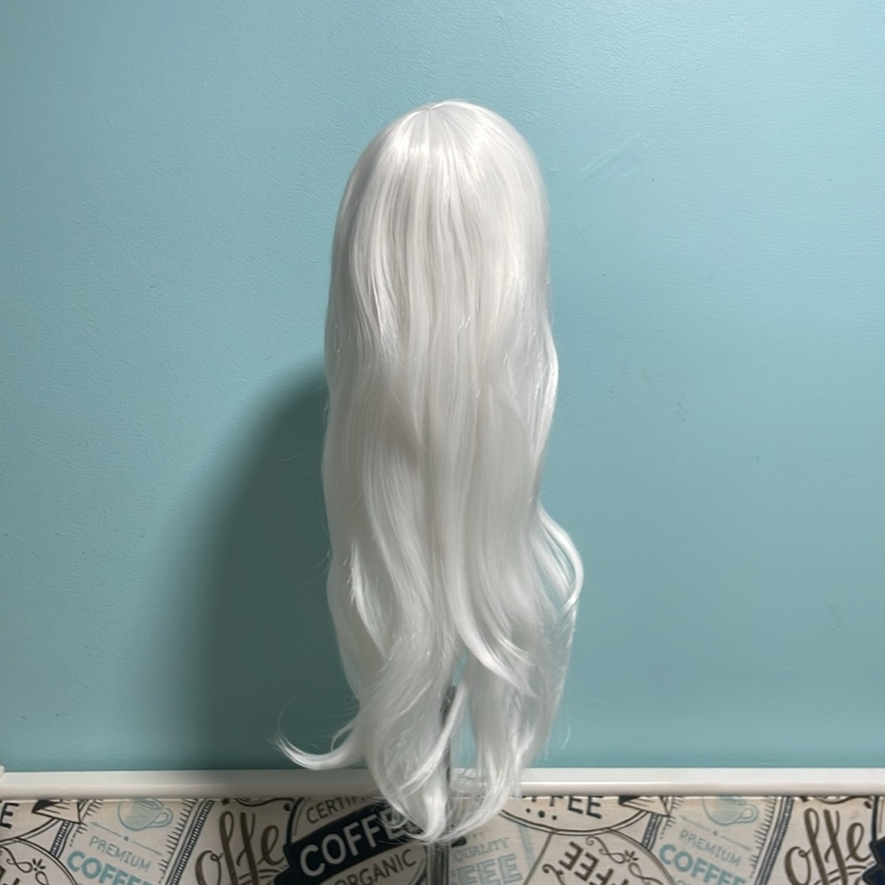 White synthetic wig 22”